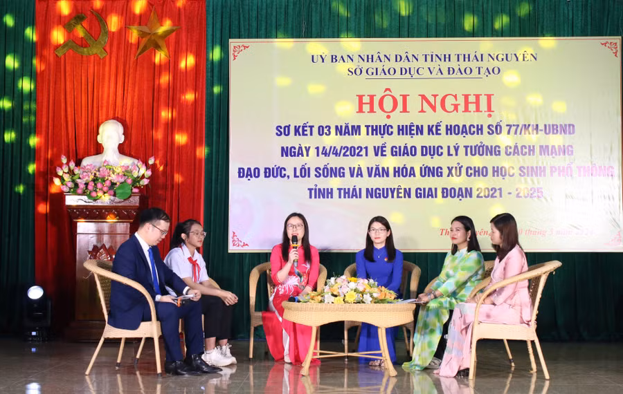 Chương trình tọa đàm về công tác giáo dục lý tưởng cách mạng, đạo đức, lối sống và văn hóa ứng xử cho học sinh phổ thông tỉnh Thái Nguyên.