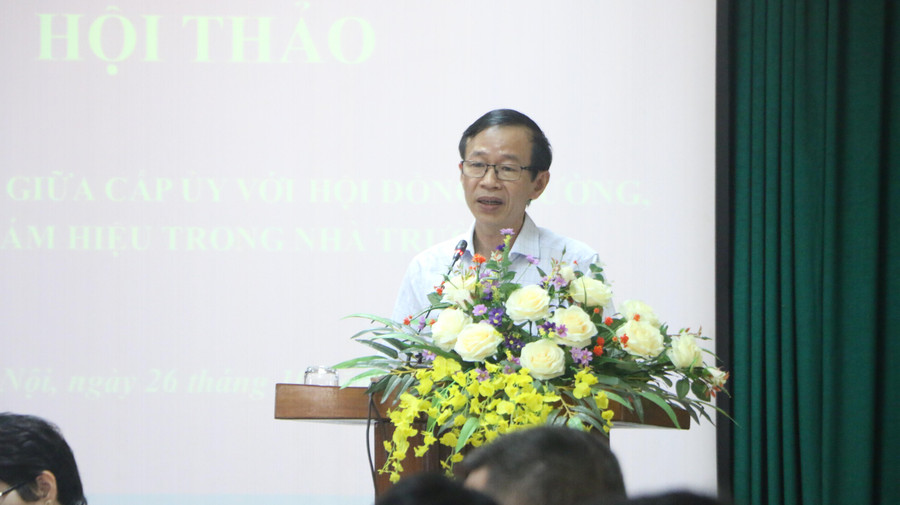 GS.TS Nguyễn Văn Minh, Hiệu trưởng Trường ĐH Sư phạm Hà Nội phát biểu.