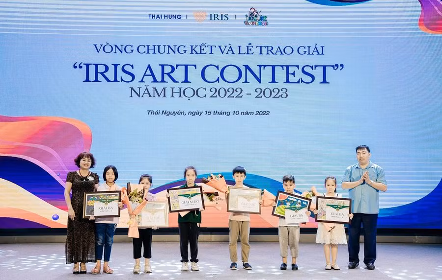 Vòng Chung kết và Lễ trao giải Hội thi vẽ tranh “Iris Art Contest”.