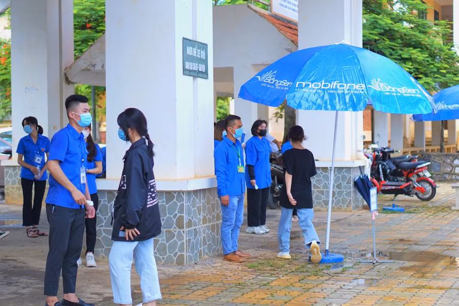 Sinh viên tham gia "Tiếp sức mùa thi năm 2021".