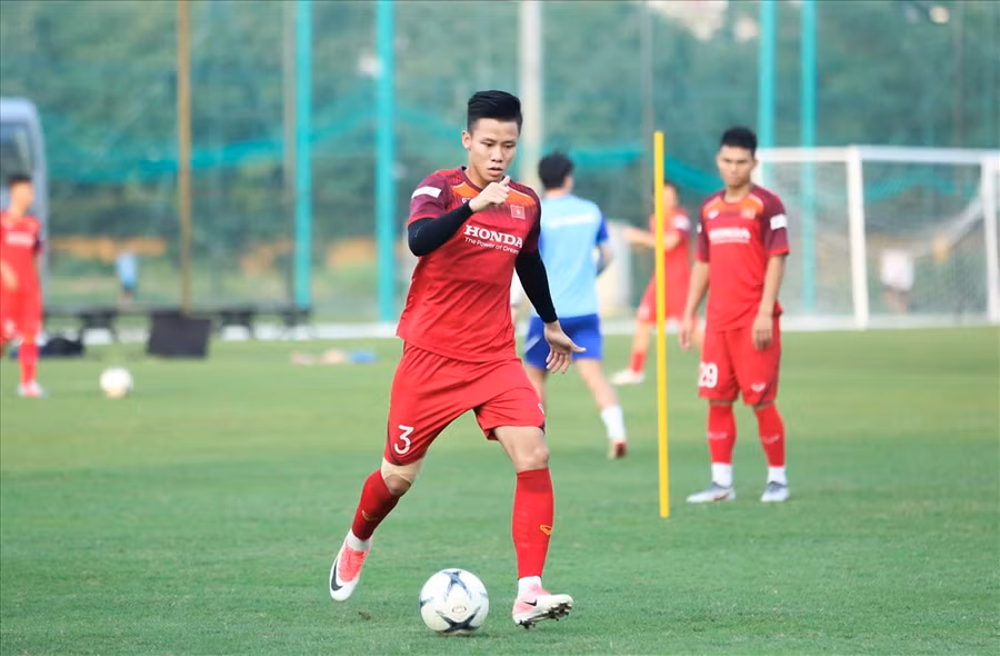 Quế Ngọc Hải dưới thời HLV Park là một thủ lĩnh tinh thần cũng như chốt chặn tin cậy nơi hàng phòng ngự ĐT Việt Nam Ảnh: HOÀI THU