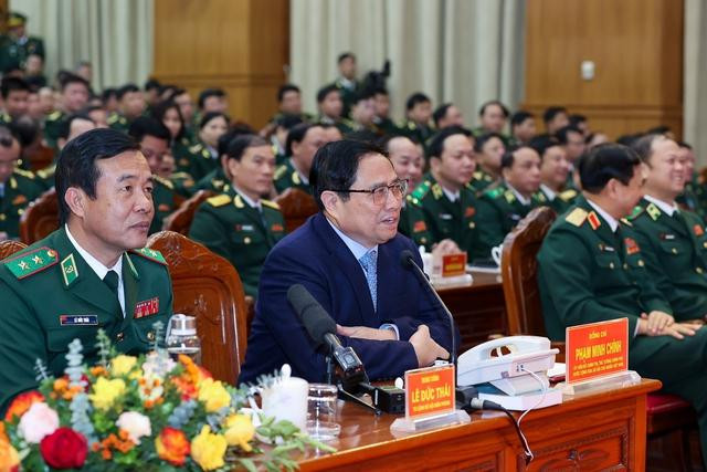 Thủ tướng thăm hỏi, động viên, nói chuyện thân mật với cán bộ, chiến sĩ cơ quan Bộ Tư lệnh cùng với một số điểm cầu tại Đồn biên phòng A Pa Chải, tỉnh Điện Biên; Đồn Biên phòng Trường Sa, tỉnh Khánh Hòa; Đồn Biên phòng Ea H'leo, tỉnh Đắk Lắk - Ảnh: VGP/Nhật Bắc Thủ tướng thăm hỏi, động viên, nói chuyện thân mật với cán bộ, chiến sĩ cơ quan Bộ Tư lệnh cùng với một số điểm cầu tại Đồn biên phòng A Pa Chải, tỉnh Điện Biên; Đồn Biên phòng Trường Sa, tỉnh Khánh Hòa; Đồn Biên phòng Ea H'leo, tỉnh Đắk Lắk - Ảnh: VGP/Nhật Bắc