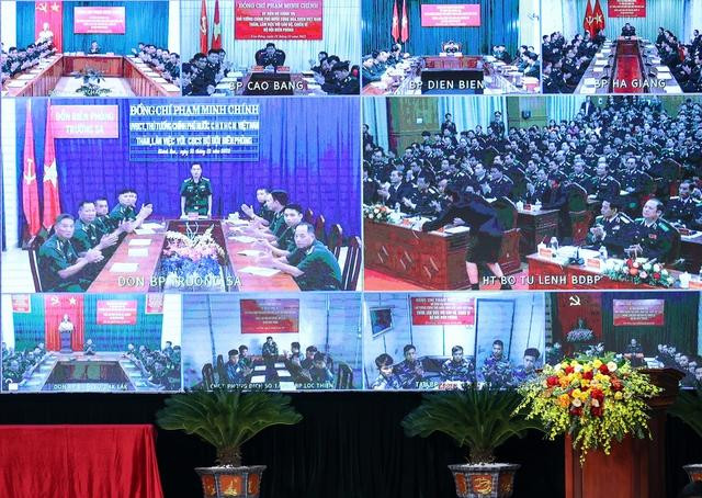 Với Đồn Biên phòng Trường Sa, Thủ tướng nhấn mạnh yêu cầu phối hợp chặt chẽ với các lực lượng chức năng trên biển để giữ vững độc lập, chủ quyền, toàn vẹn lãnh thổ, xử lý các vấn đề trên biển trên cơ sở luật pháp Việt Nam, luật pháp quốc tế - Ảnh: VGP/Nhật Bắc Với Đồn Biên phòng Trường Sa, Thủ tướng nhấn mạnh yêu cầu phối hợp chặt chẽ với các lực lượng chức năng trên biển để giữ vững độc lập, chủ quyền, toàn vẹn lãnh thổ, xử lý các vấn đề trên biển trên cơ sở luật pháp Việt Nam, luật pháp quốc tế - Ảnh: VGP/Nhật Bắc