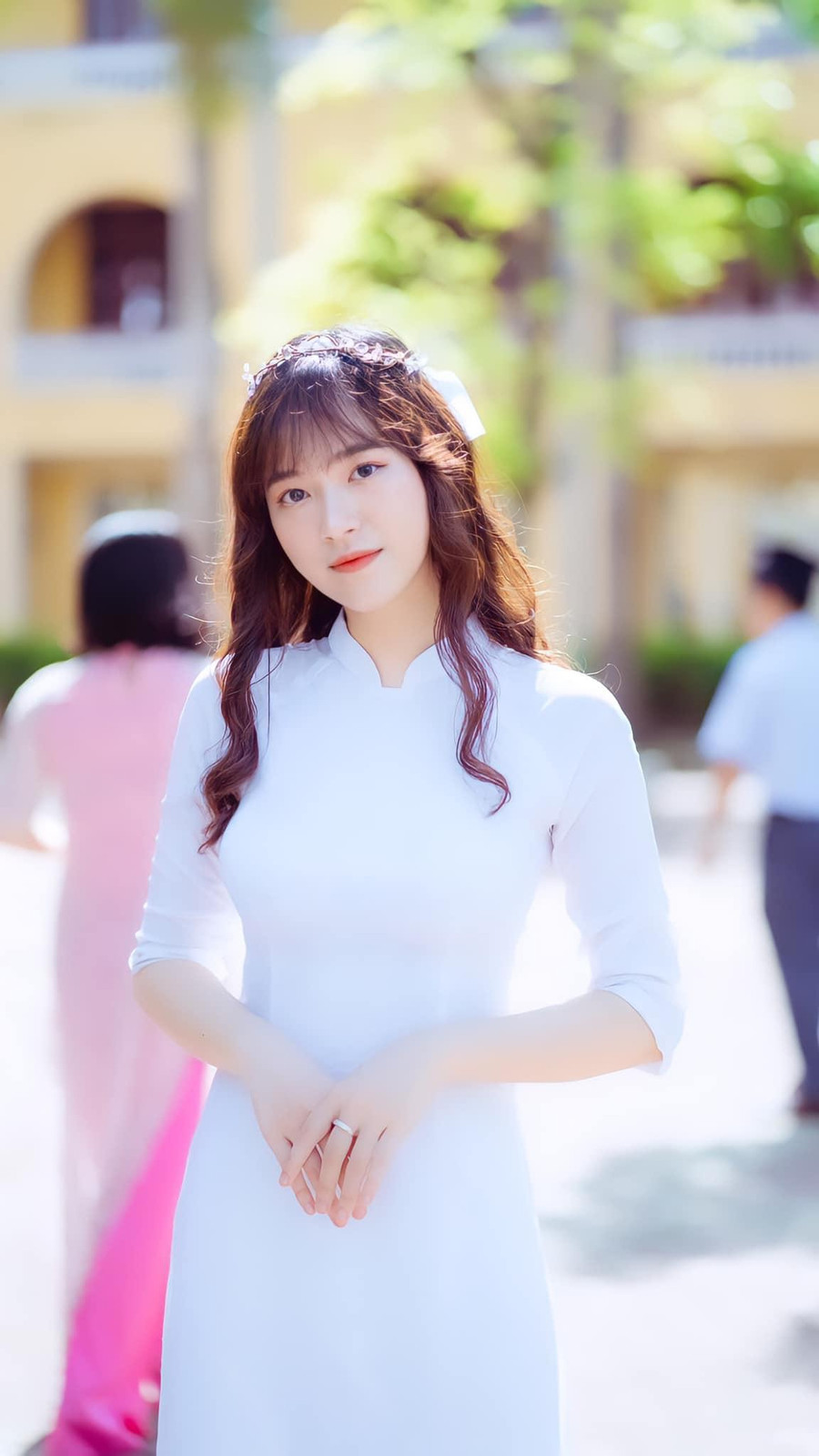 Vẻ đẹp trong veo của nữ sinh trường Đại học Kinh tế Quốc dân (Ảnh: Facebook Trịnh Thùy Linh). Vẻ đẹp trong veo của nữ sinh trường Đại học Kinh tế Quốc dân (Ảnh: Facebook Trịnh Thùy Linh).