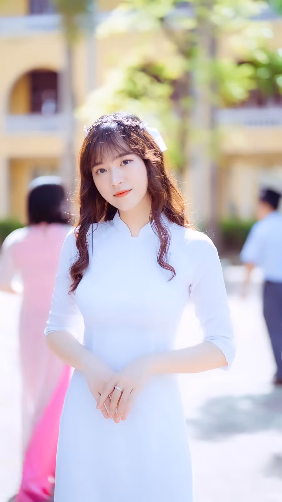 Vẻ đẹp trong veo của nữ sinh trường Đại học Kinh tế Quốc dân (Ảnh: Facebook Trịnh Thùy Linh).