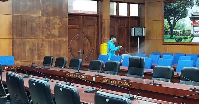 Học viện Tài Chính phun thuốc khử khuẩn chống dịch Học viện Tài Chính phun thuốc khử khuẩn chống dịch
