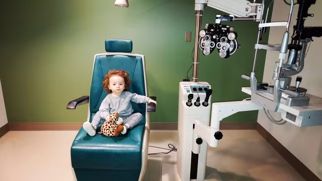 Bức ảnh được người xem bình chọn nhiều nhất với hơn 38.000 lượt, được thưc hiện bởi nữ nhiếp ảnh gia Sara Jacoby. Bức ảnh chụp tại một phòng khám nha khoa ở bang Oklahoma, Mỹ. Trong ảnh là cô bé Maggie.