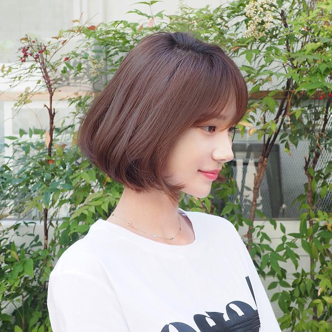 Màu tóc nhuộm ra nắng cũng đẹp, mà vào bóng râm nhìn lại càng sang dành cho nàng công sở ảnh 1 Màu tóc nhuộm ra nắng cũng đẹp, mà vào bóng râm nhìn lại càng sang dành cho nàng công sở ảnh 1