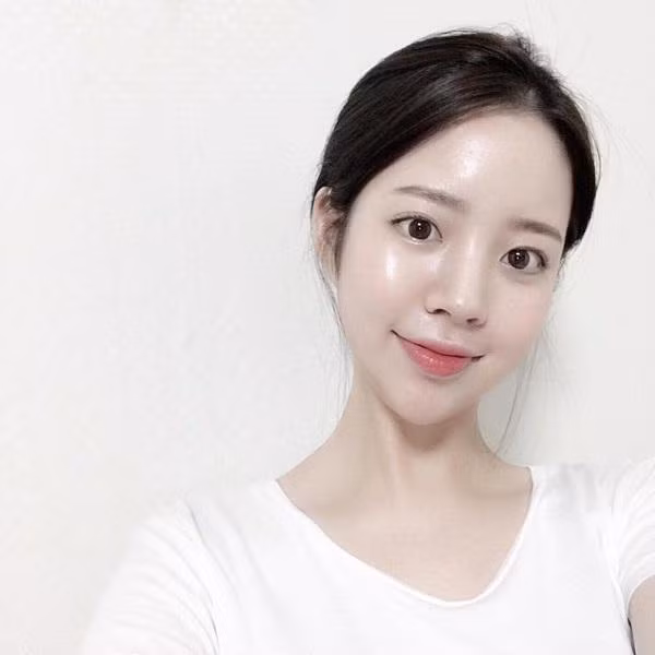 Ra chợ mua nắm rau này rồi để đông đá, chà đến đâu da bật tone tới đó, nám chi chít cũng bay sạch mà không tốn tiền đi spa ảnh 1