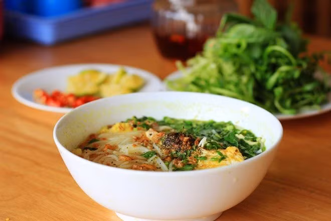 Cách nấu bún nước lèo cá lóc chuẩn miền Tây Cách nấu bún nước lèo cá lóc chuẩn miền Tây
