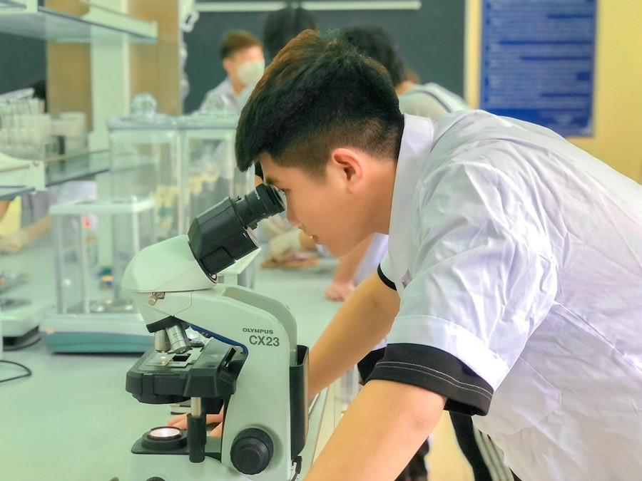 Đến nay, Phân hiệu đã đào tạo 4 khóa sinh viên ra trường và hầu hết các em đã có việc làm ổn định, đúng chuyên môn, với mức thu nhập cao. Đến nay, Phân hiệu đã đào tạo 4 khóa sinh viên ra trường và hầu hết các em đã có việc làm ổn định, đúng chuyên môn, với mức thu nhập cao.