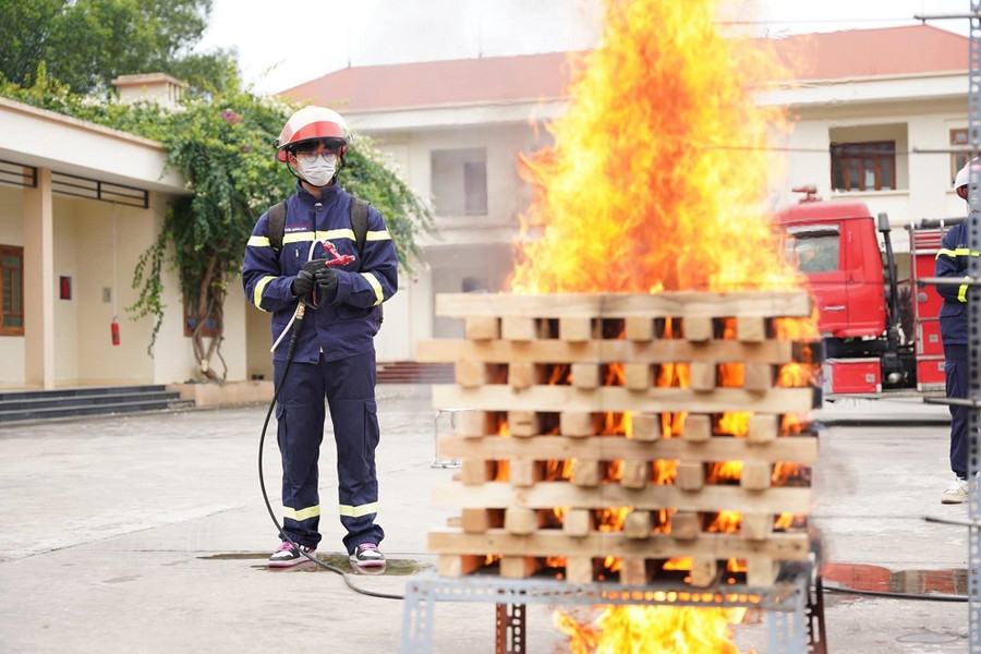 Sản phẩm của dự án được thử nghiệm tại bãi thử của Phòng Cảnh sát Phòng cháy, chữa cháy và Cứu hộ cứu nạn, Công an tỉnh Tuyên Quang.