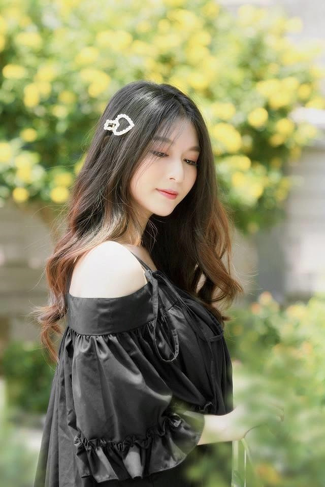 Dàn hot girl sinh năm 1999 lên xe hoa khi còn rất trẻ ảnh 5 Hot girl 1999 lên xe hoa khi còn trẻ - ảnh 6