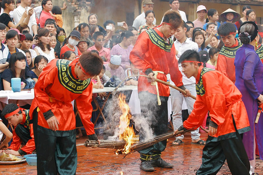 Lễ hội kéo lửa thổi cơm thi ở làng Lương Quy. Ảnh: Tư liệu