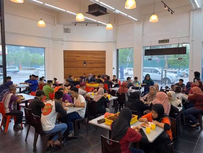 cap vo chong ban com ngon nuc tieng, kiem 2,2 ty/thang khien ai cung ne hinh anh 4