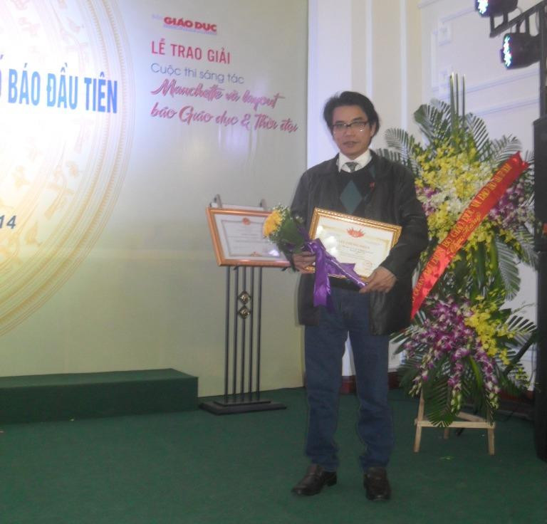 Tác giả nhận giải trong một cuộc thi do Báo GD&TĐ tổ chức