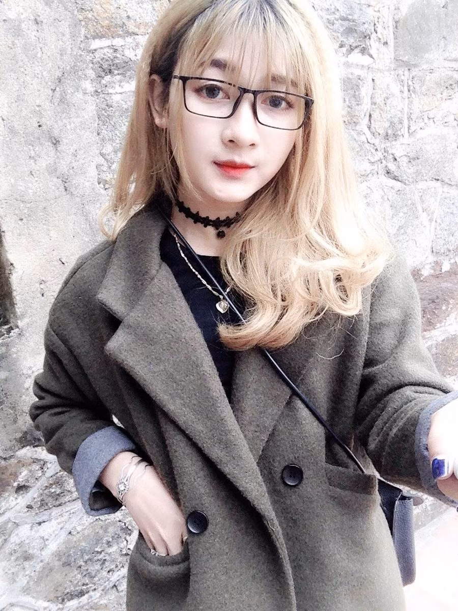 Nữ sinh FPT khiến nhiều chàng trai “nhìn là yêu“ ảnh 5