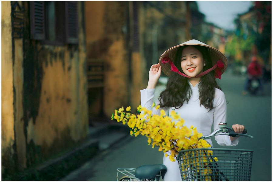 Nữ sinh Đà thành “tỏa nắng” giữa lòng phố Hội ảnh 2 Nữ sinh Đà thành “tỏa nắng” giữa lòng phố Hội ảnh 2