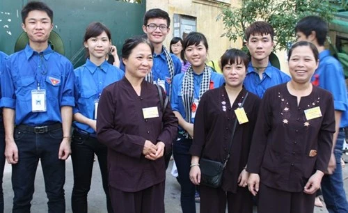 Màu xanh tình nguyện đẹp mãi tiếp sức mùa thi.
