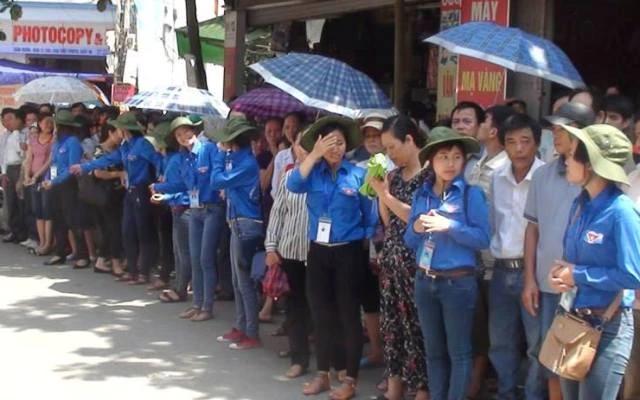 Đẹp mãi màu áo xanh tình nguyện