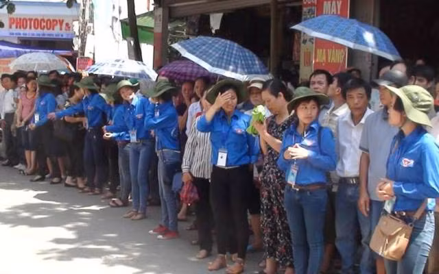 Đẹp mãi màu áo xanh tình nguyện