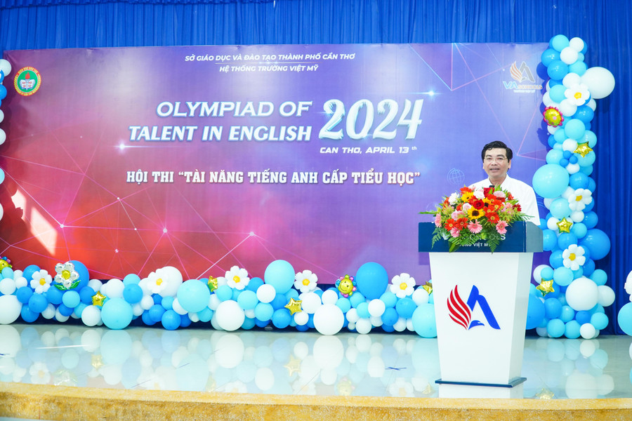 Ông Trần Thanh Bình, Giám đốc Sở GD&ĐT TP Cần Thơ phát biểu khai mạc. Ông Trần Thanh Bình, Giám đốc Sở GD&ĐT TP Cần Thơ phát biểu khai mạc.