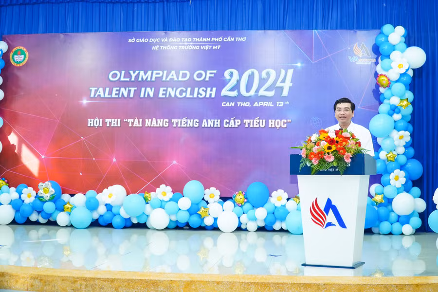 Ông Trần Thanh Bình, Giám đốc Sở GD&amp;ĐT TP Cần Thơ phát biểu khai mạc.