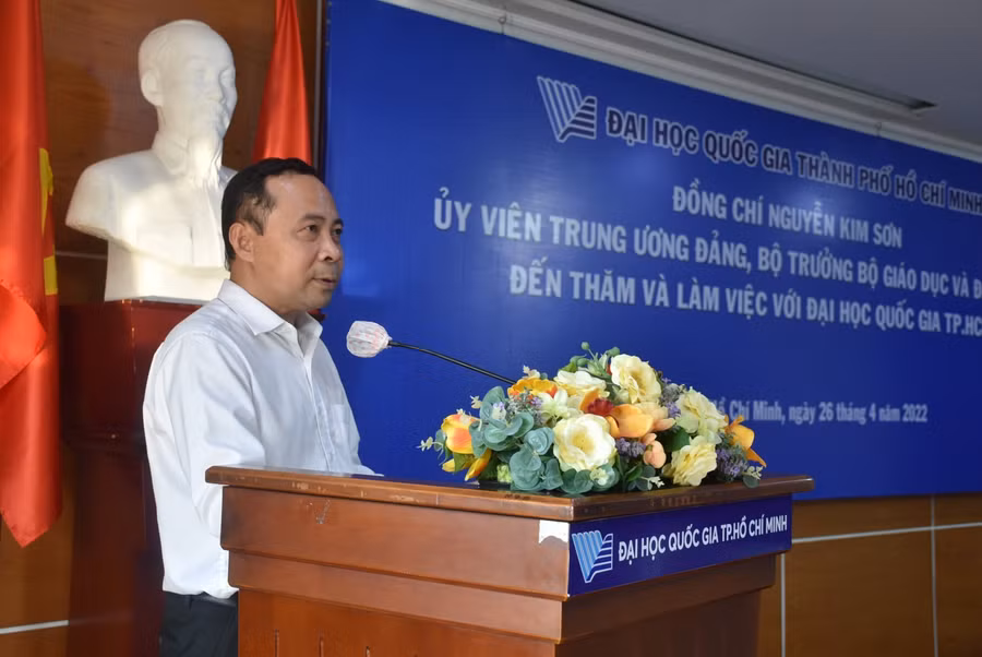 PGS.TS Vũ Hải Quân- Giám đốc ĐHQG TP.HCM trình bày nhiều kiến nghị