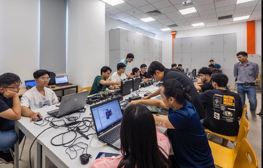 Sinh viên Trường ĐH Việt Đức trong một giờ học.