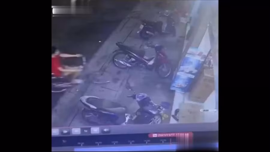 Clip: Khoảnh khắc cô gái "đánh rơi não" tưởng chỉ có trên phim