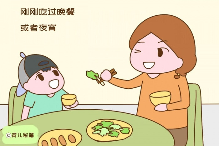 Thói quen xấu xí trước khi đi ngủ khiến bé chẳng thể cao lớn như mẹ mong muốn