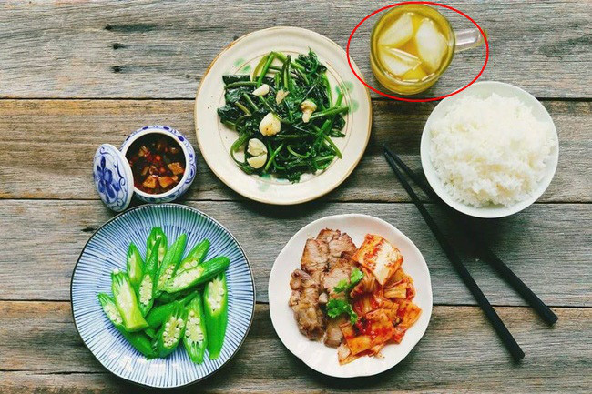 7 thói xấu trong bữa ăn khiến con người chết sớm hơn, điều số 2 các gia đình Việt biết hại nhưng không bỏ được - Ảnh 7. 7 thói xấu trong bữa ăn khiến con người chết sớm hơn, điều số 2 các gia đình Việt biết hại nhưng không bỏ được - Ảnh 7.