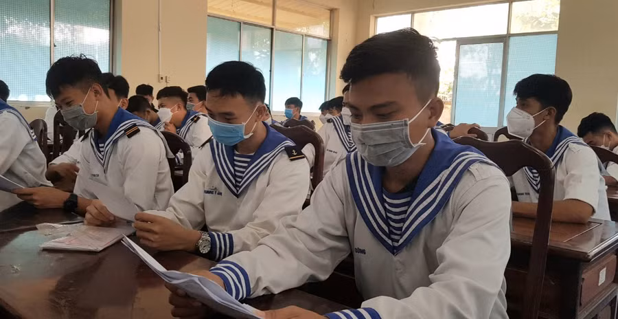 Ngay sau khi trở về địa phương, quân nhân xuất ngũ được tư vấn, định hướng nghề nghiệp và giới thiệu việc làm tại chổ.