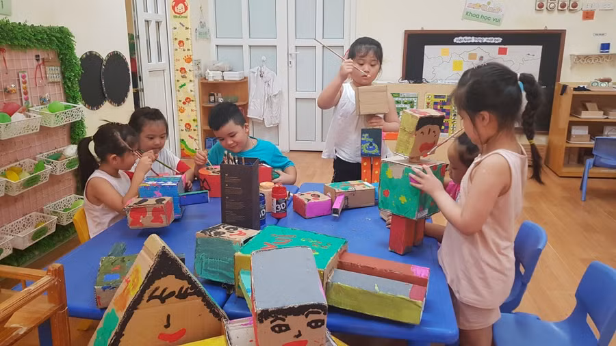 Dự án làm robot của trẻ mẫu giáo nhỡ