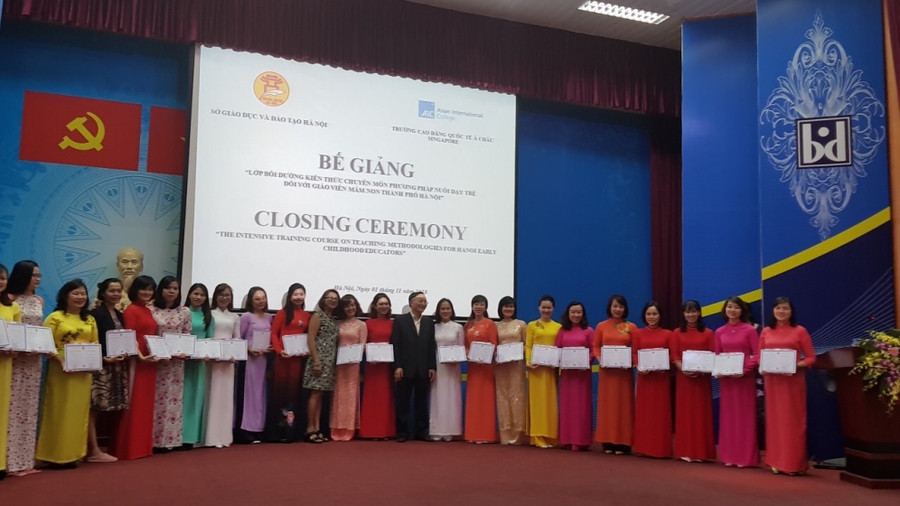 Giáo viên tham gia tập huấn ứng dụng PPGD Steam với chuyên gia nước ngoài. Giáo viên tham gia tập huấn ứng dụng PPGD Steam với chuyên gia nước ngoài.