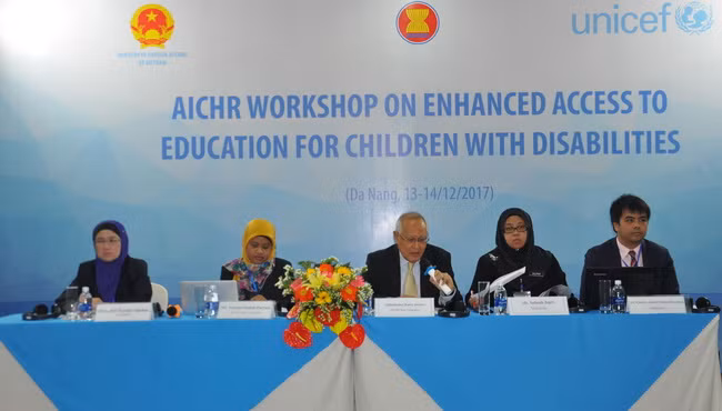  Nhiều vấn đề liên quan đến công tác tăng cường tiếp cận giáo dục cho trẻ khuyết tật được bàn thảo tại Hội thảo.