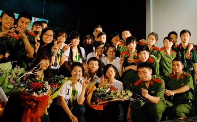 Giải mã bộ đội thích lấy giáo viên