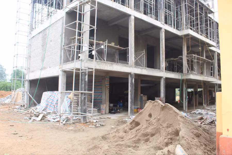 Trường THPT Trại Cau đang hoàn thiện khu phòng học mới dự kiến sẽ hoàn thành và đưa vào sử dụng trong năm học tới.