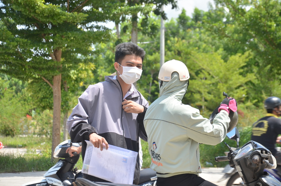 Chiều 28/6 tại Quảng Ngãi tiếp tục có nắng nóng. Chiều 28/6 tại Quảng Ngãi tiếp tục có nắng nóng.