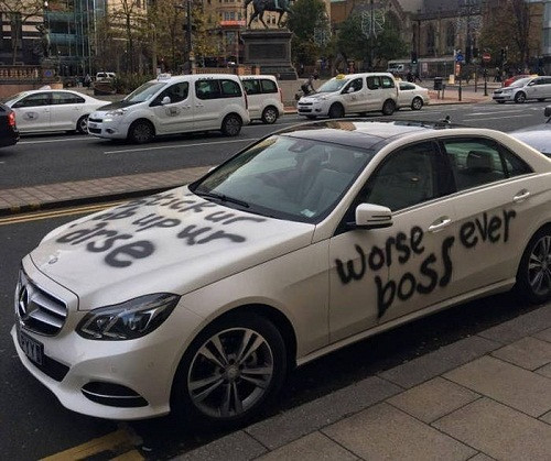 Cách nhân viên trả thù sếp. 10-anh-hai-hot-nhat-facebook-trong-ngay-8