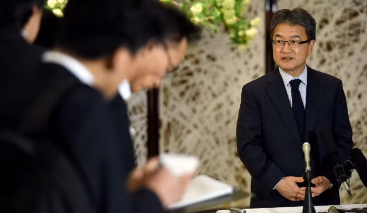 Ông Joseph Yun (phải), đại diện của Mỹ trong các vấn đề chính sách Triều Tiên, ở Tokyo hồi tháng 4/2017