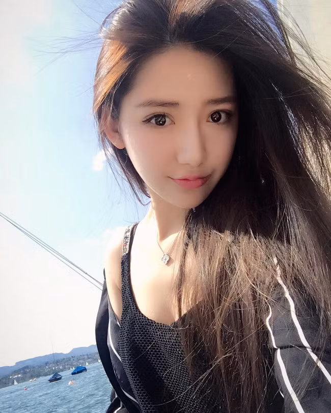 Xuất hiện cô bạn xinh xắn có vẻ ngoài giống hệt bà xã của Huỳnh Hiểu Minh ảnh 11