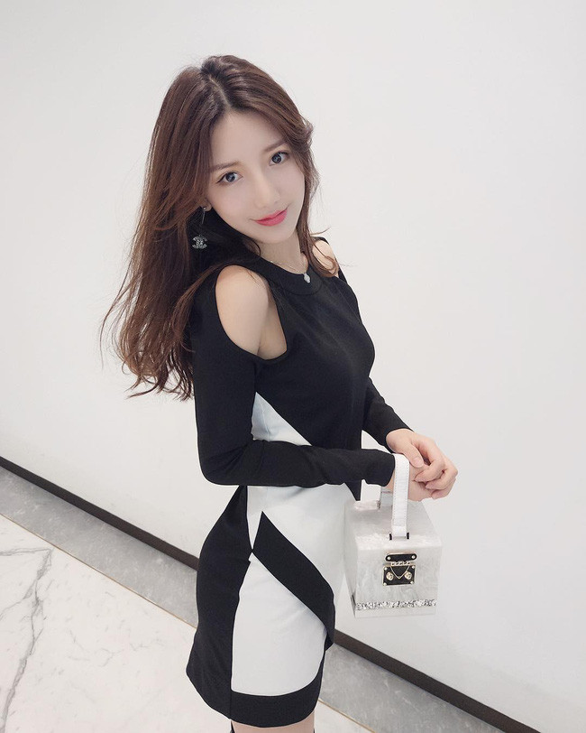 Xuất hiện cô bạn xinh xắn có vẻ ngoài giống hệt bà xã của Huỳnh Hiểu Minh ảnh 3