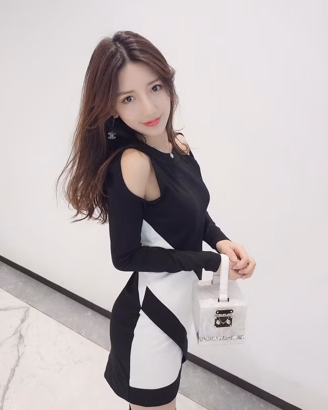 Xuất hiện cô bạn xinh xắn có vẻ ngoài giống hệt bà xã của Huỳnh Hiểu Minh ảnh 3