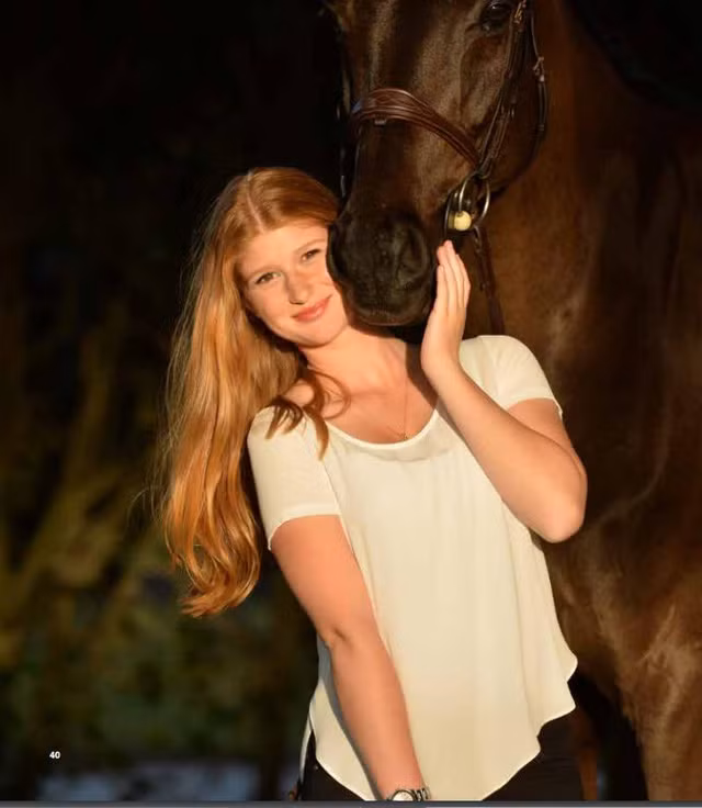  Bill Gates từng chia sẻ rằng, mặc dù là con gái nhưng Jennifer lại yêu thích công nghệ và bộ môn đua ngựa. Cô rất năng động và thân thiện với mọi người. Ông rất tự hào vì con gái mình có niềm đam mê công nghệ giống bố. 