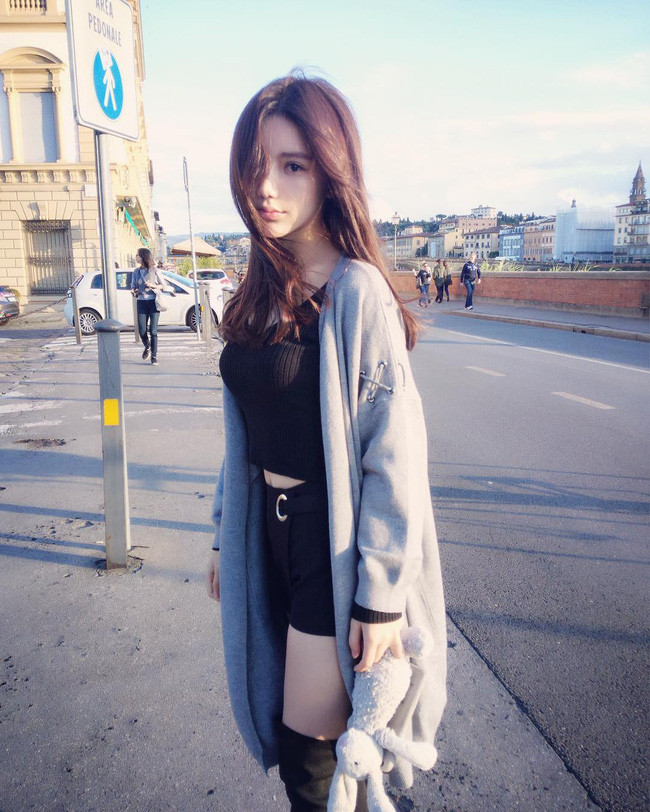 Xuất hiện cô bạn xinh xắn có vẻ ngoài giống hệt bà xã của Huỳnh Hiểu Minh ảnh 14