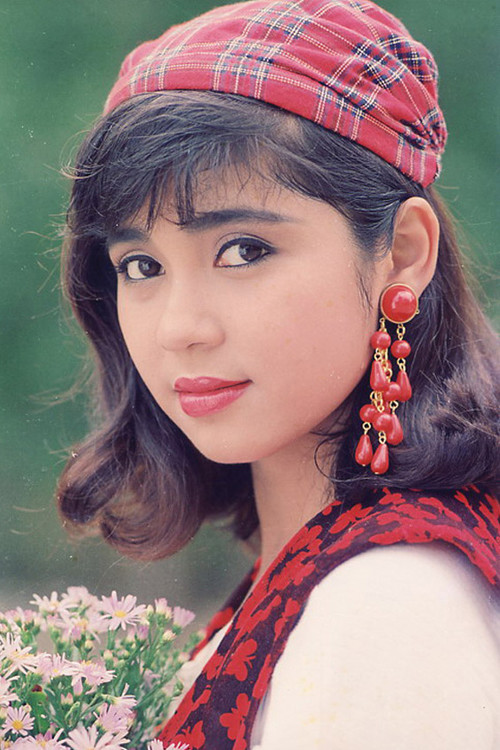 Tóc bob xoăn từng được Việt Trinh lăng xê rất thành công.