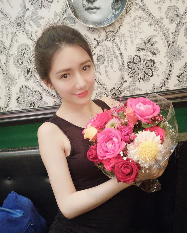 Xuất hiện cô bạn xinh xắn có vẻ ngoài giống hệt bà xã của Huỳnh Hiểu Minh ảnh 13