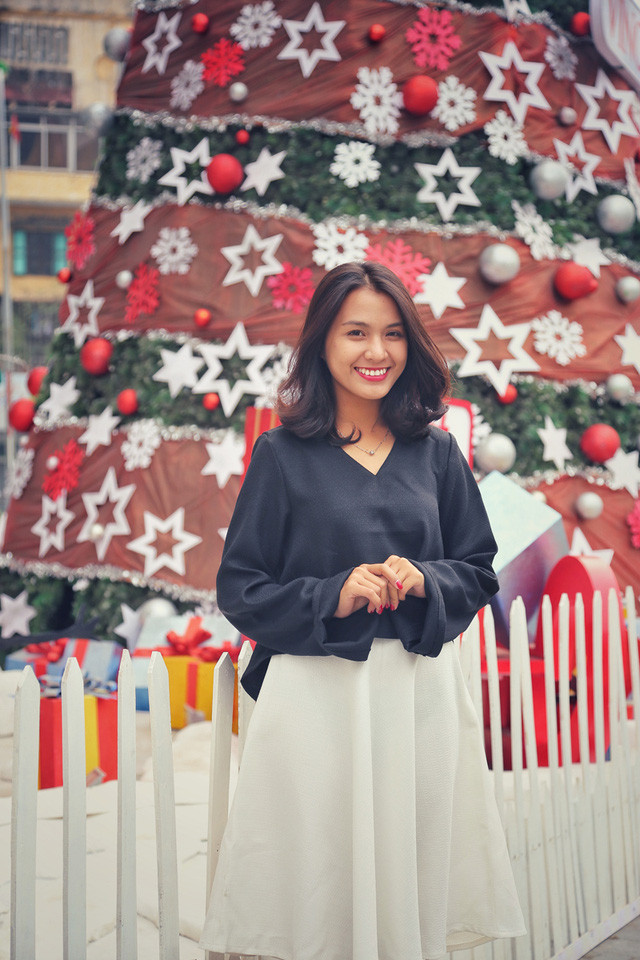 Hoa khôi ĐH Quốc gia Hà Nội duyên dáng đón Noel ảnh 5 Hoa khôi ĐH Quốc gia Hà Nội duyên dáng đón Noel ảnh 5