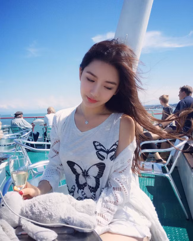 Xuất hiện cô bạn xinh xắn có vẻ ngoài giống hệt bà xã của Huỳnh Hiểu Minh ảnh 7